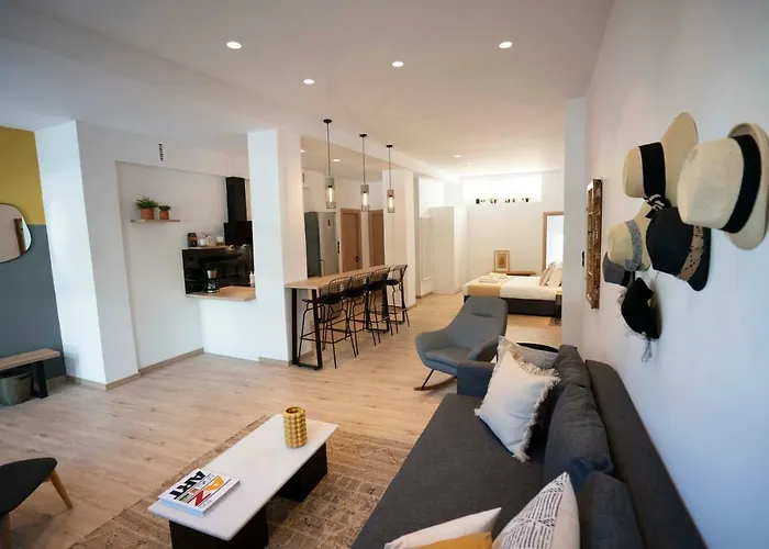 Modern 2Bed 2Bath Loft In Acropolis Area